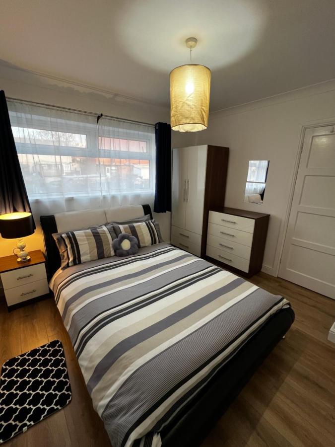 Springfield House- Near Newcastle Centre, Hospital And Keele University! Stoke-on-Trent Ngoại thất bức ảnh