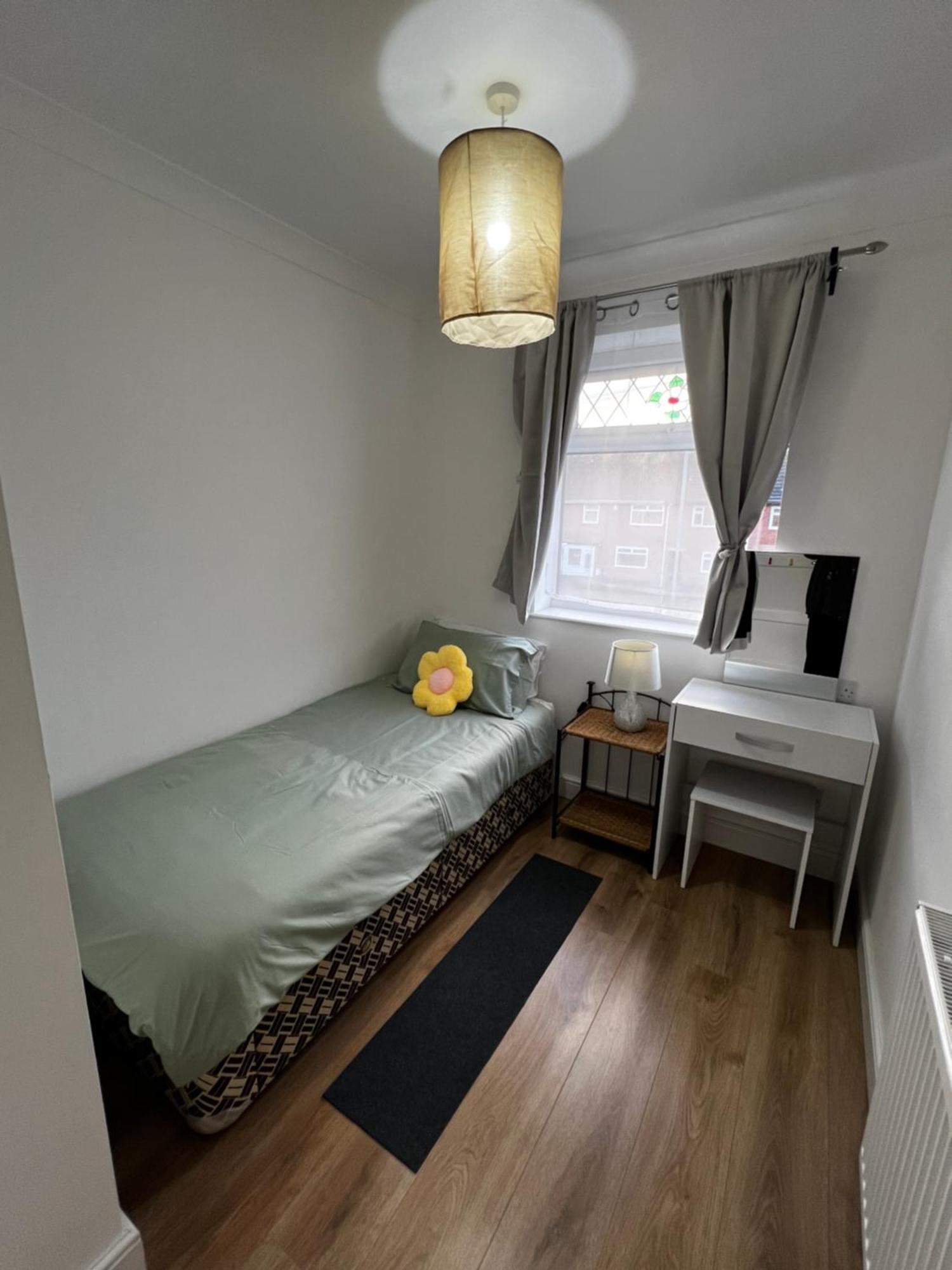 Springfield House- Near Newcastle Centre, Hospital And Keele University! Stoke-on-Trent Ngoại thất bức ảnh